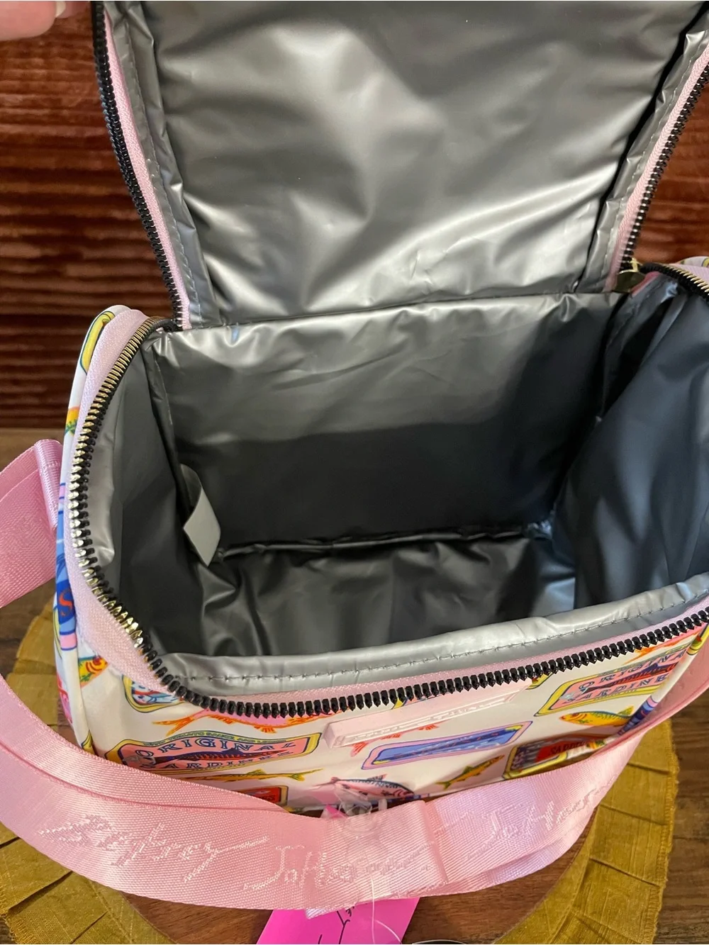 BETSEY JOHNSON Sardine Print Insulated Lunch Tote - Picture 5 of 7